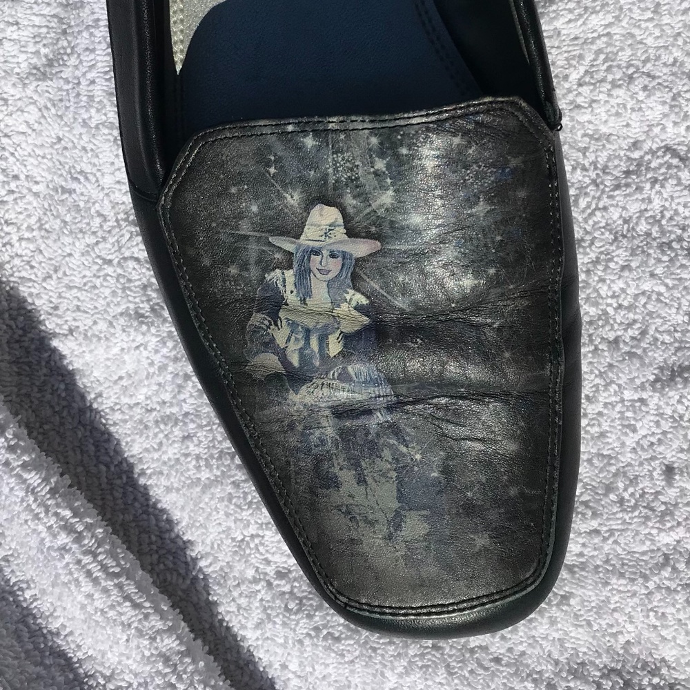 Icon art printed loafers 10M cowgirl, Lucy in the Sky? EUC
